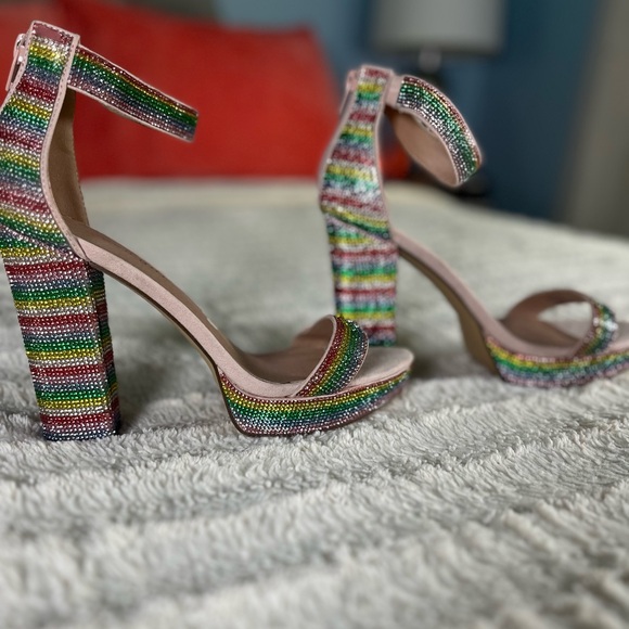 Madden Girl Siren Rainbow Platform Heel Size 9 NEW - Picture 2 of 7